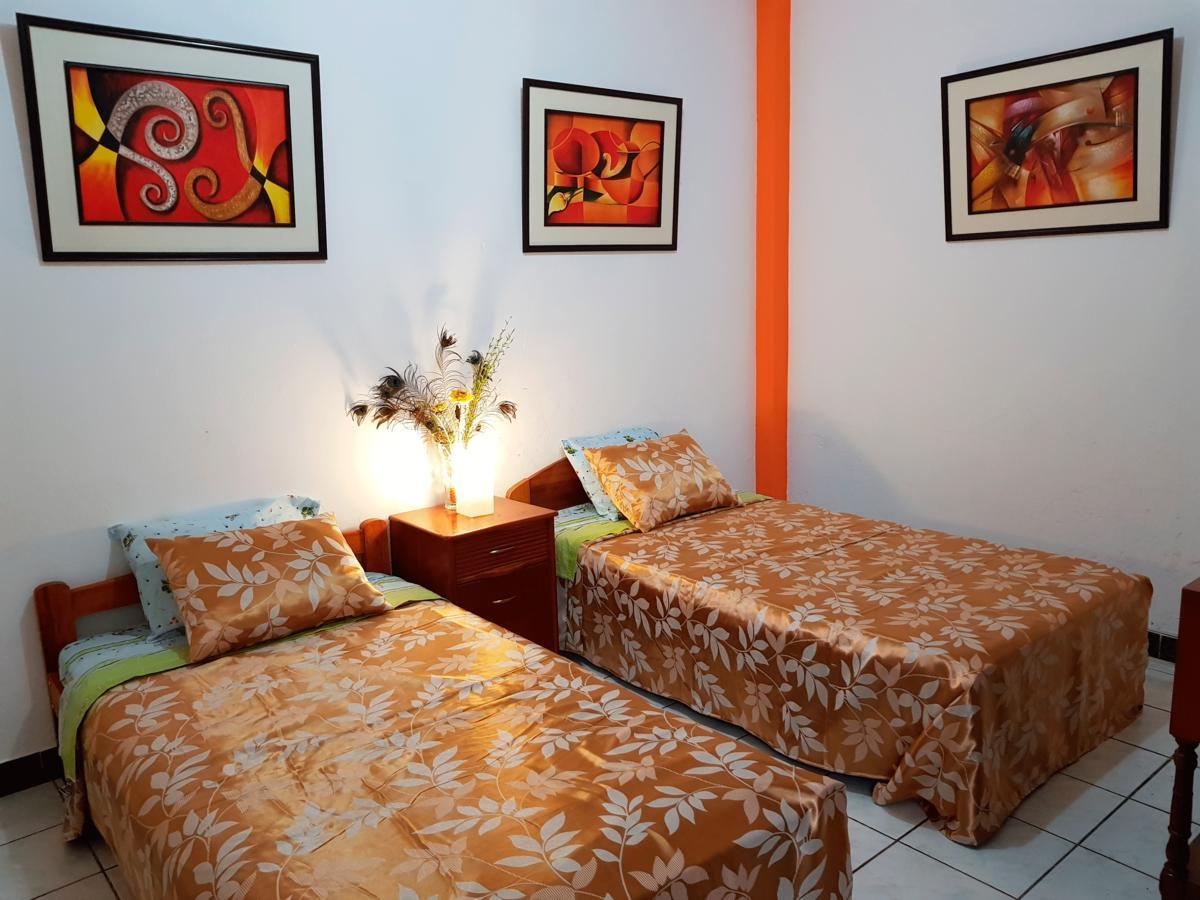 La Casa De Hiro Hotell Tarapoto Exteriör bild